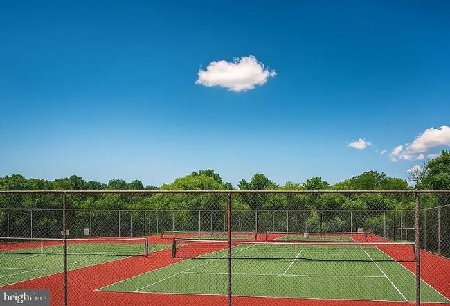 Building Photo - 132 Neyland Ct