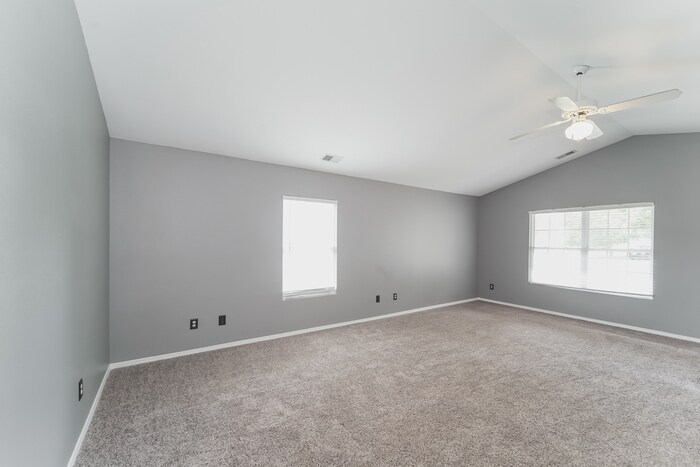 Building Photo - 12825 Old Iron Ln