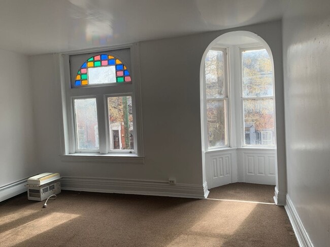 Building Photo - Downtown 1 Bedroom 2nd Floor-York City SD