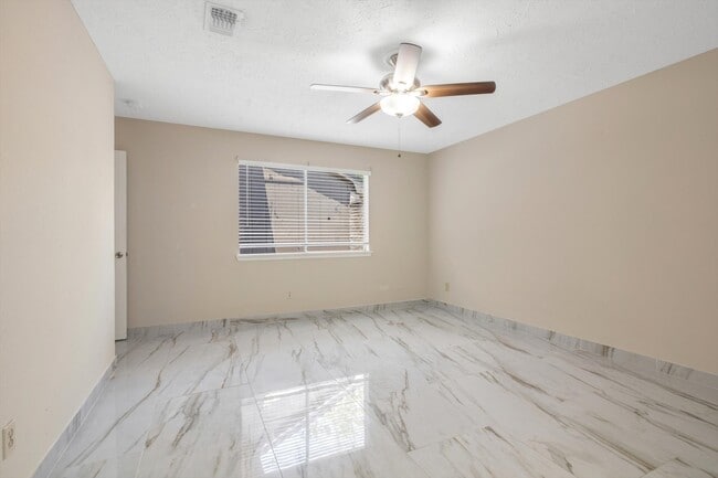 Building Photo - 7431 Ridgeberry Dr
