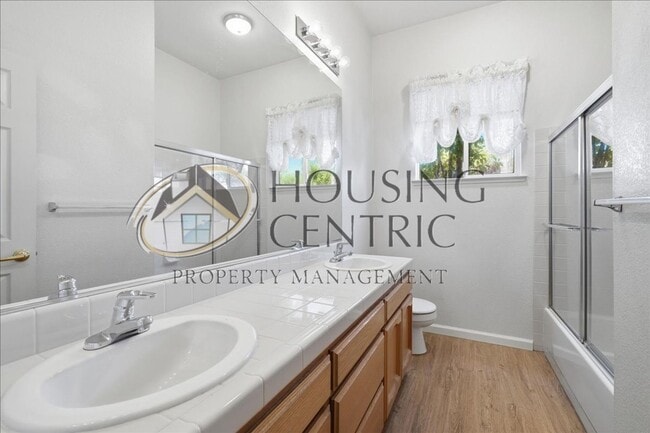 Building Photo - Beautiful Single Story Rental in the Heart of Folsom