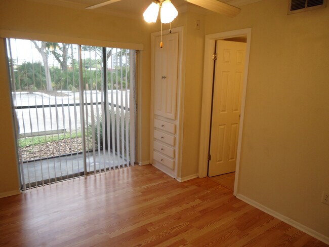 Building Photo - ALTAMONTE SPRINGS: Waterside at Cranes Roo...