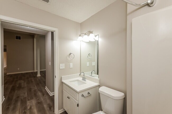 Building Photo - 14 Sleepy Hollow Ct