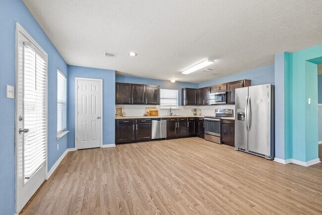 Building Photo - 2715 Skyview Knoll Ct