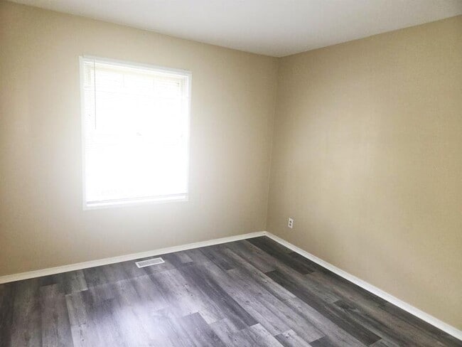 Building Photo - 7926 E 35th St