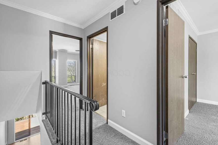 Upstairs landing - 3480 Ostrander Rd