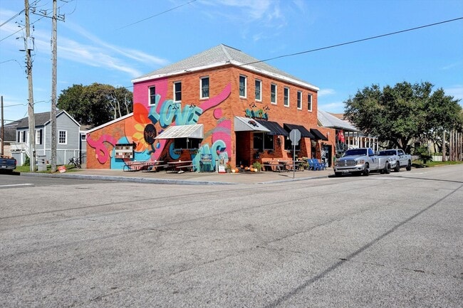 Building Photo - 1604 Avenue L