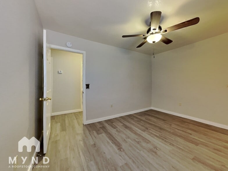 Building Photo - 634 N Quartz St