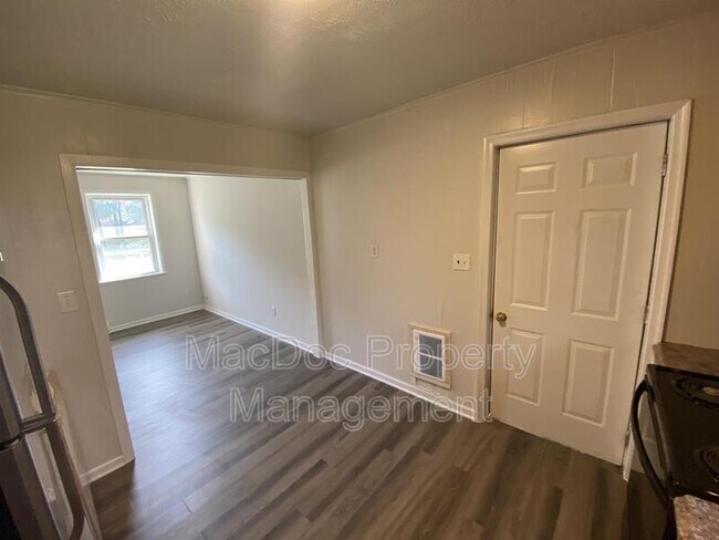 Building Photo - 114-116 Loch Lane Drive Apt 8