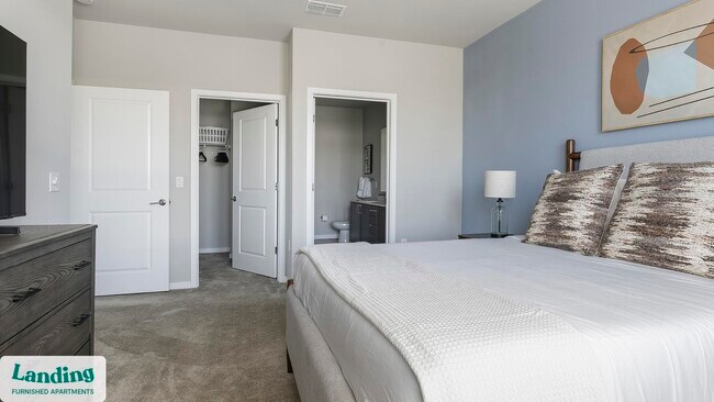 Building Photo - 6850 Foxtail Palm Wy