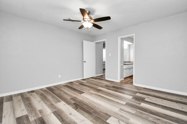 Building Photo - 24118 Spring Gum Dr