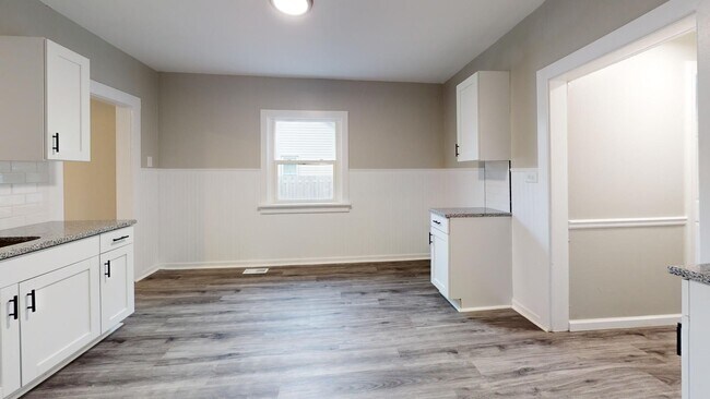 Building Photo - Renovated 3 bedroom home near the Airport