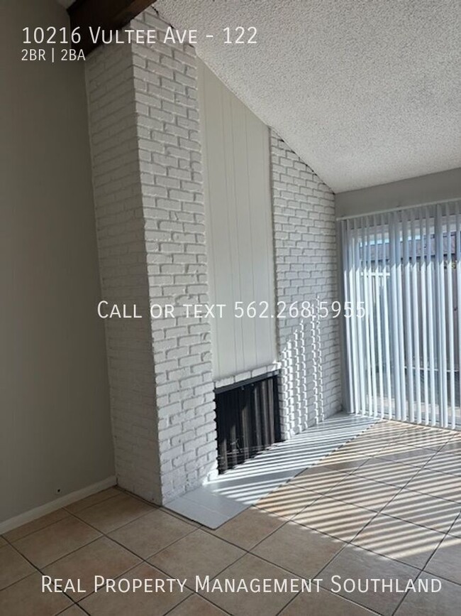 Building Photo - Newly Renovated 2 Bedroom/ 2 Bath Spacious...