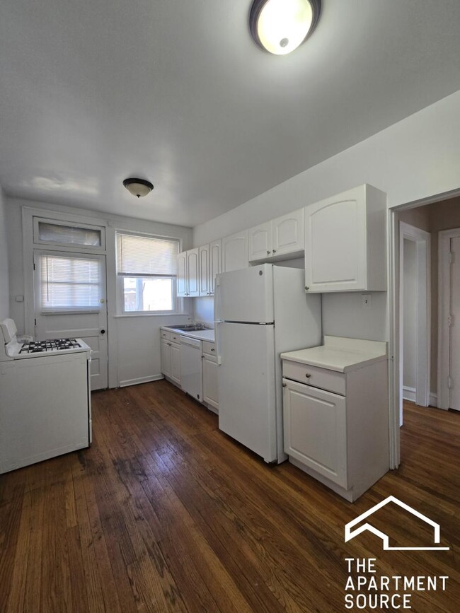 Building Photo - 4318 N Spaulding Ave