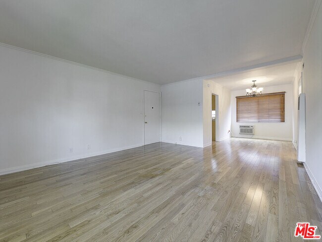 Building Photo - 1217 N Crescent Heights Blvd