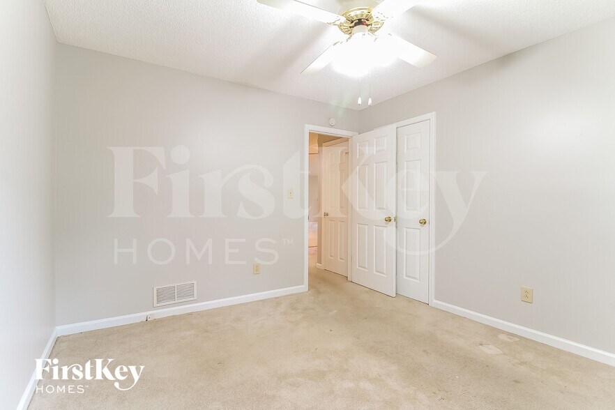 Building Photo - 11200 Tara Glynn Dr