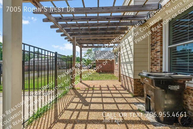 Building Photo - 7005 Robin's Nest Dr