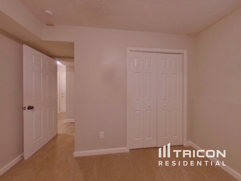 Building Photo - 3946 McGill Dr