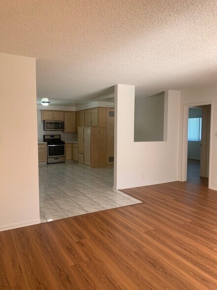 Building Photo - 737 Venice Way