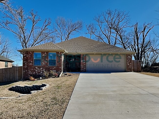 Building Photo - 1404 Love Ln