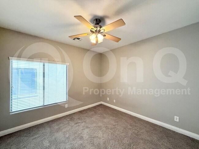 Building Photo - 2049 W Periwinkle Way