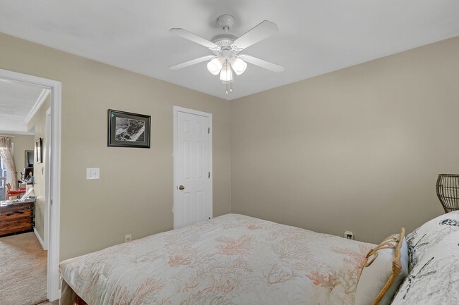Building Photo - Call Sabrina at 757-767-0767 to schedule a tour!