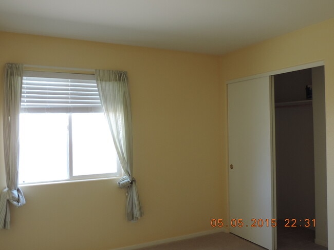 Building Photo - Fall St., Fernley