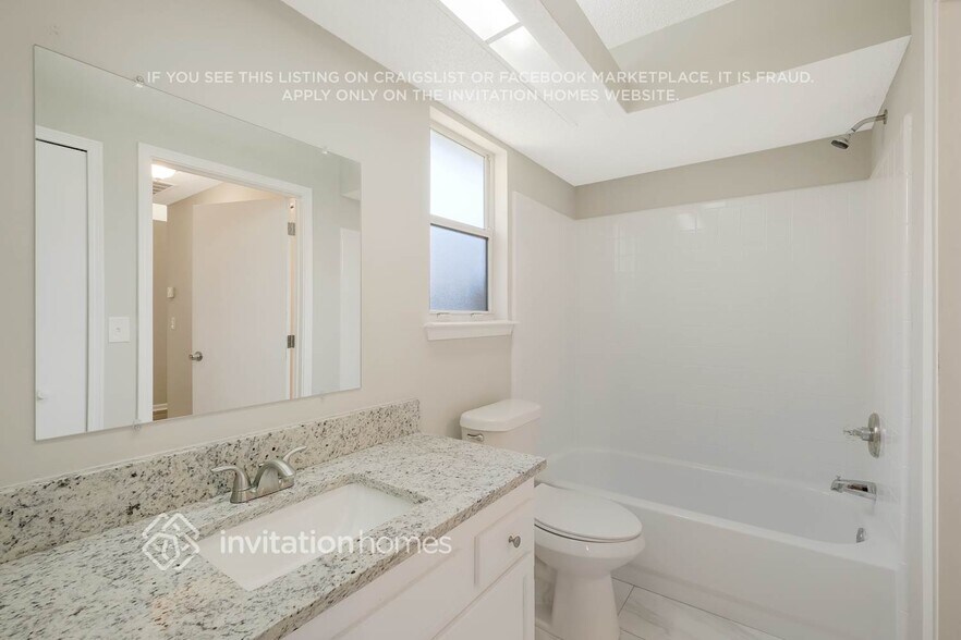Building Photo - 11195 Mikris Dr N