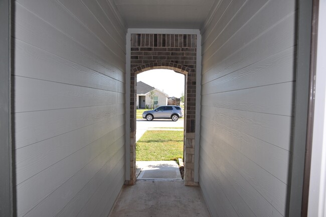 Building Photo - 31303 Yatesbury Ln