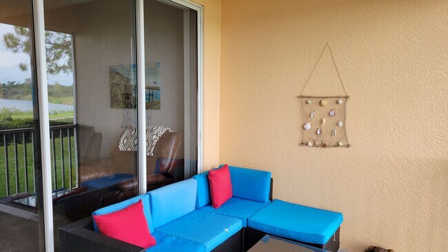 Building Photo - Annual UNfurnished 2/2 ground floor condo in water front boating community