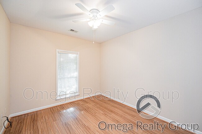 Building Photo - 205 Stonehaven Trace