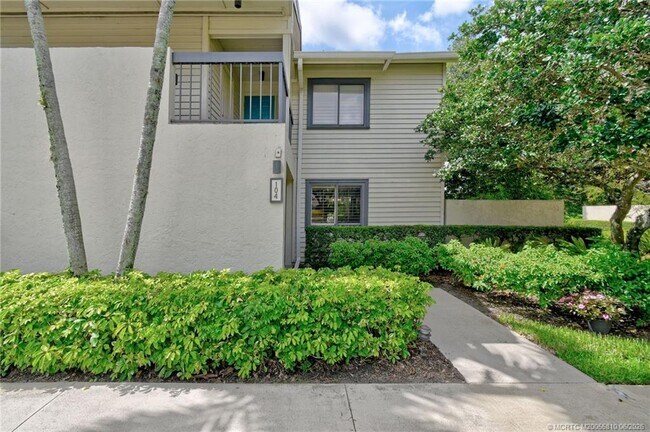 Building Photo - 5152 SE Club Way