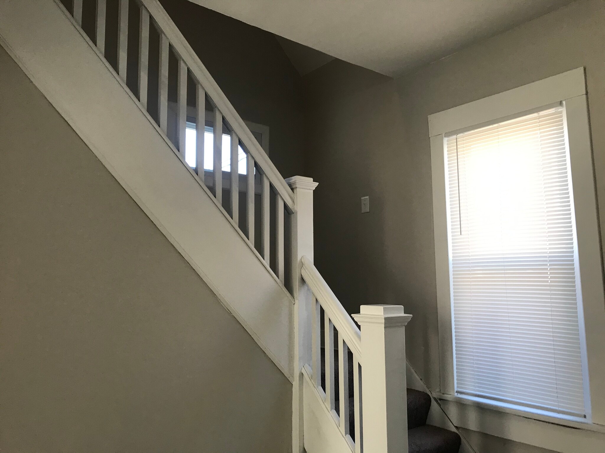 Building Photo - 1320 25th St