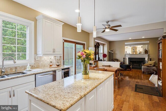 Building Photo - 12405 Willow Falls Dr
