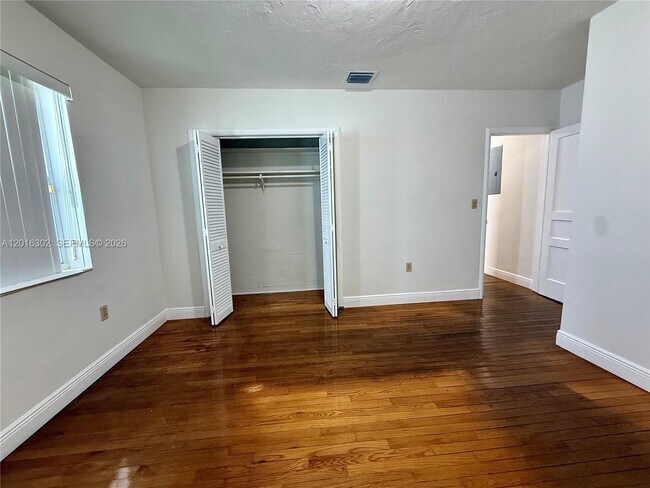 Building Photo - 110 Antilla Ave