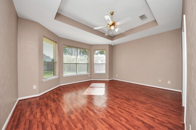 Building Photo - 1631 Mustang Crossing