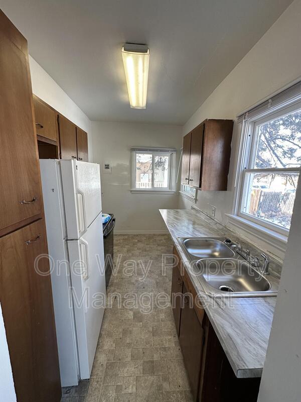 Building Photo - 1203 11th St