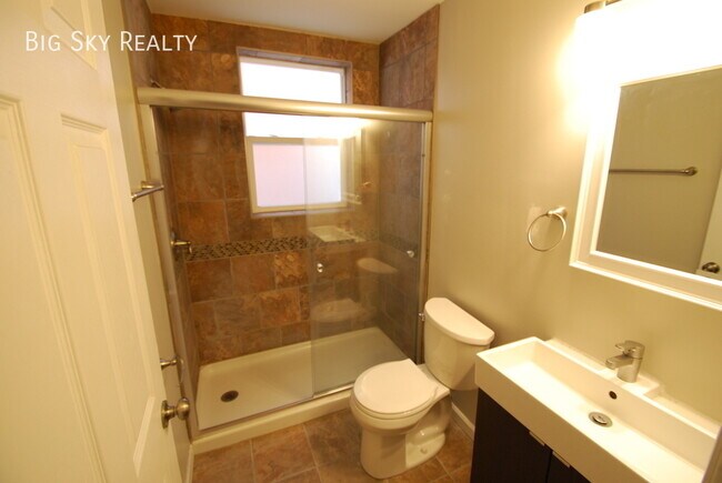 Building Photo - 452 W 3rd Ave