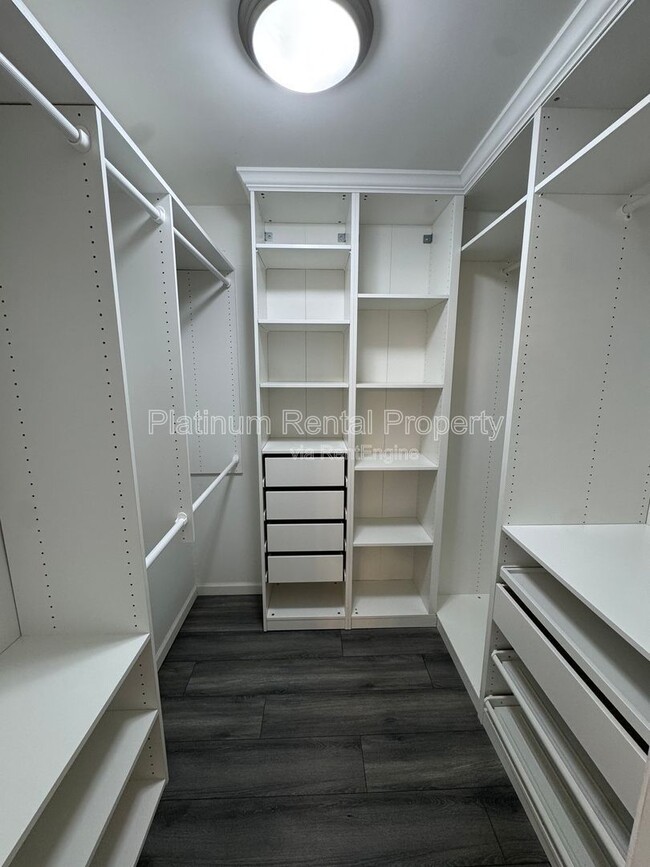 Building Photo - 4007 Shady Cir NW