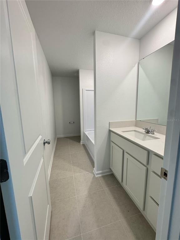 Building Photo - 2217 Rock Dr