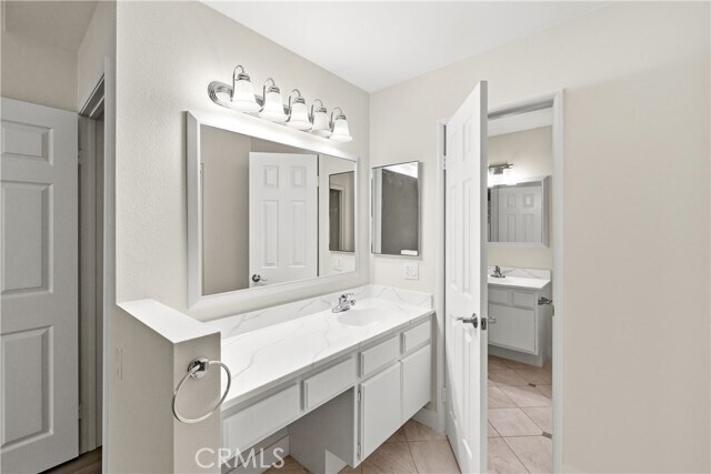 Building Photo - 2217 Vanderbilt Ln