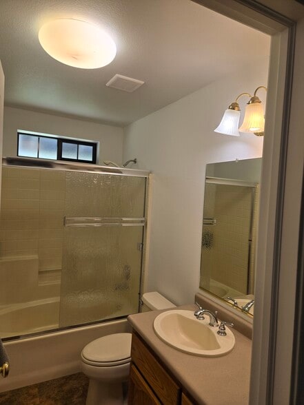 1st bath - 4521 Wild Lilac Ln