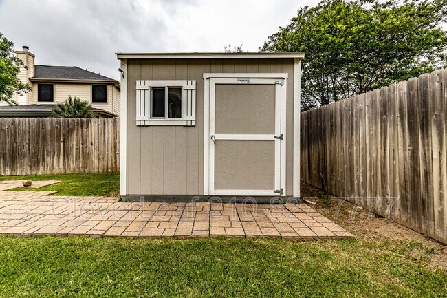 Building Photo - 409 Loch Lomond Dr