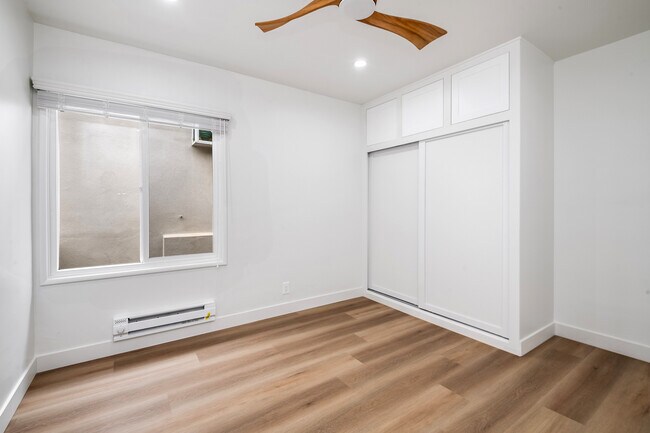 South Bedroom - 118 38th Pl