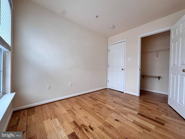 Building Photo - 18905 Lark Song Terrace