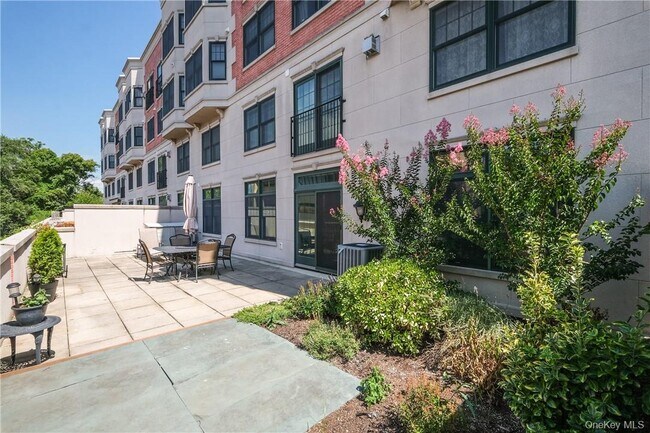 Building Photo - 101 Sheldrake Pl