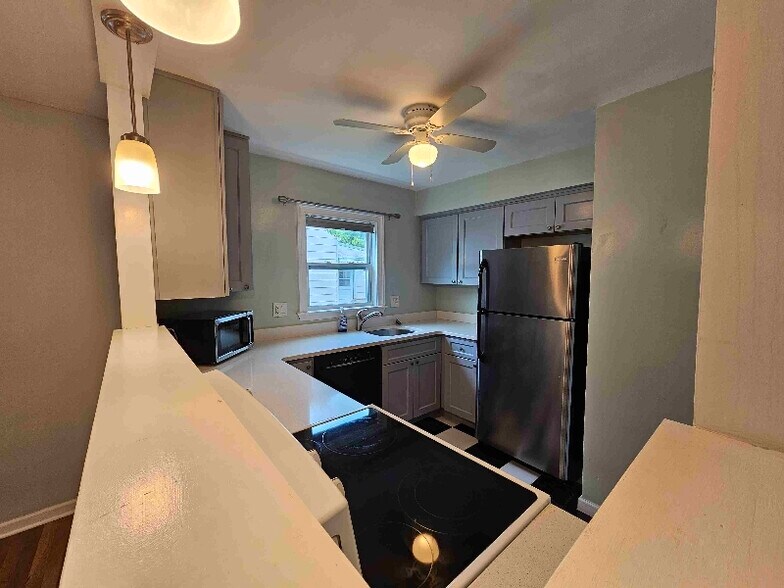 Building Photo - 3717 Charloe Ct