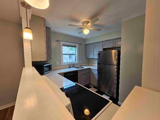 Building Photo - 3717 Charloe Ct