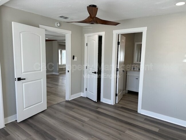 Building Photo - 1519 W 22nd Pl