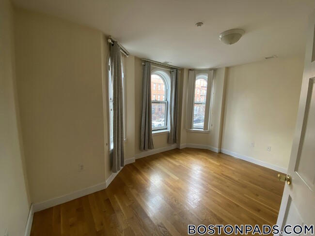Building Photo - 90 Westland Ave